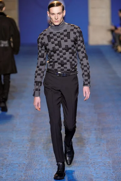 Look 8
